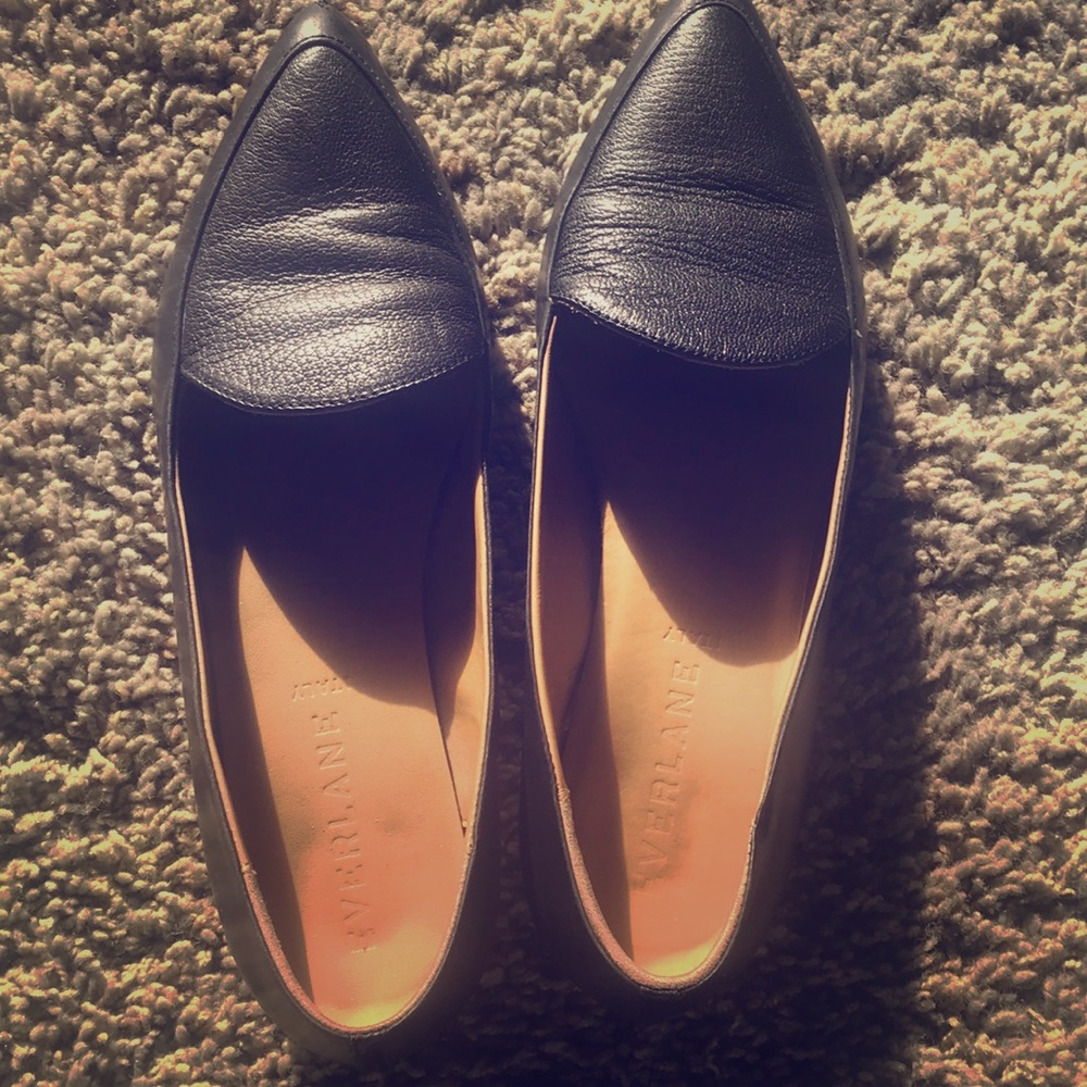 Black leather Everlane flats